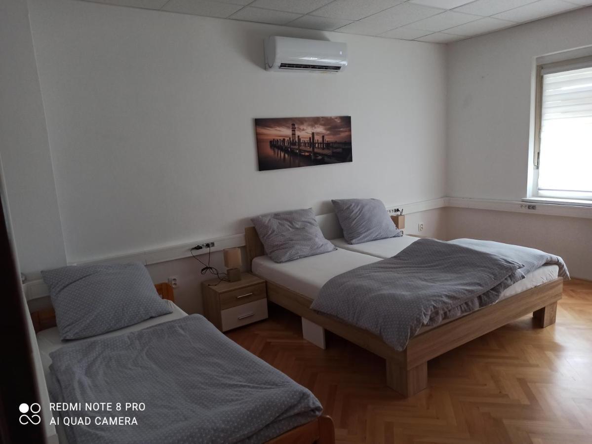 Apartmanovy Dom Stummerova Topoľčany Zewnętrze zdjęcie